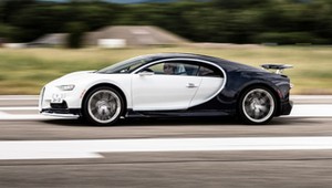 Bugatti Chiron, czyli najszybsze auto świata, pojawiło się w Warszawie
