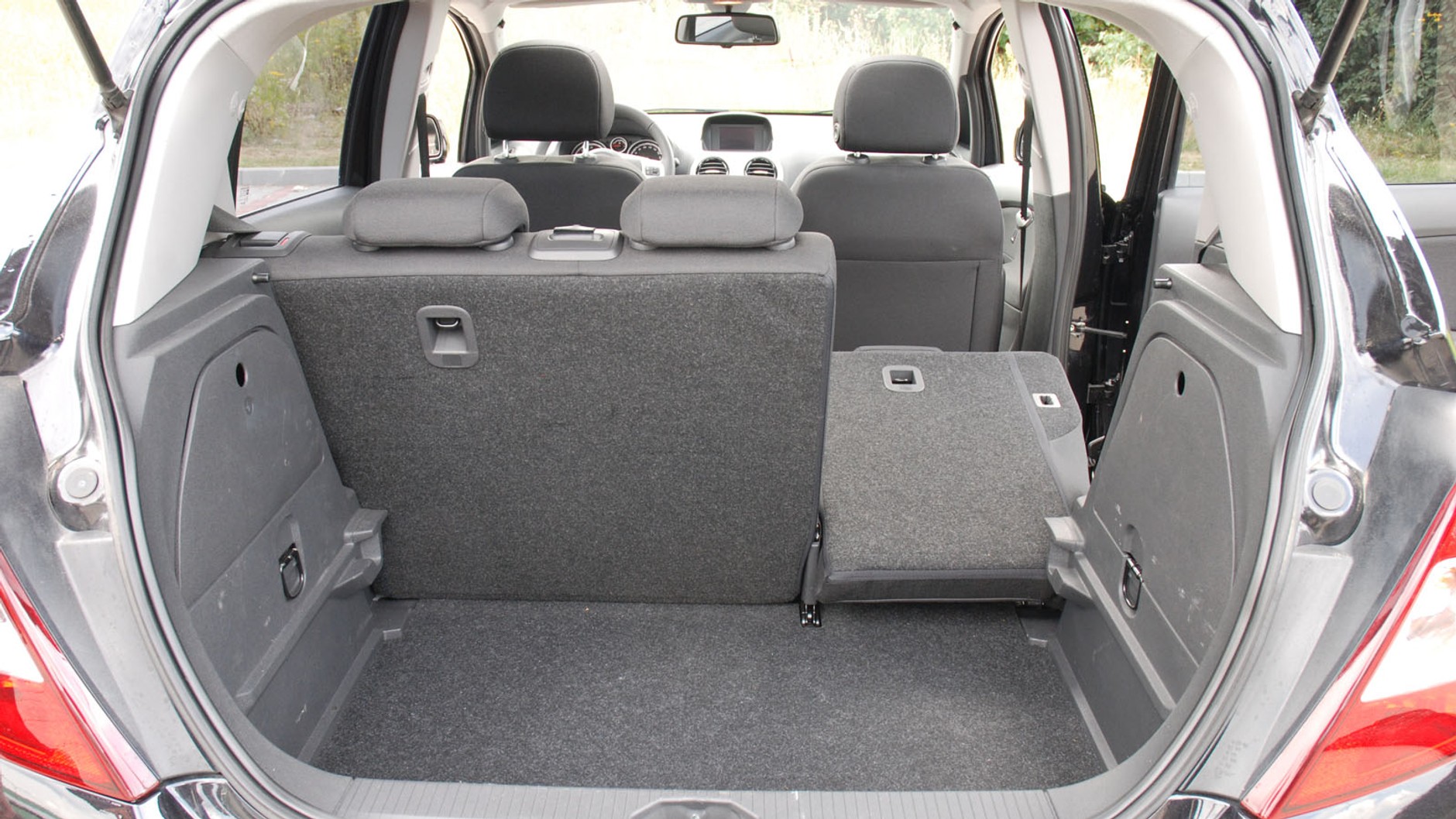 8. Opel Corsa D (2006-14) - od 10 000 zł