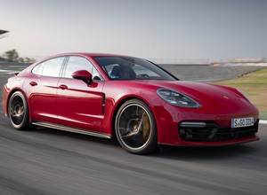 Porsche Panamera GTS - rodzinna rakieta