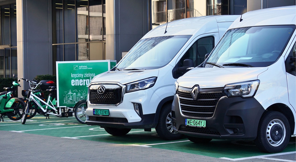 Porównali zasięgi "pustych" oraz załadowanych elektryków. Nawet ponad 30 proc. różnicy