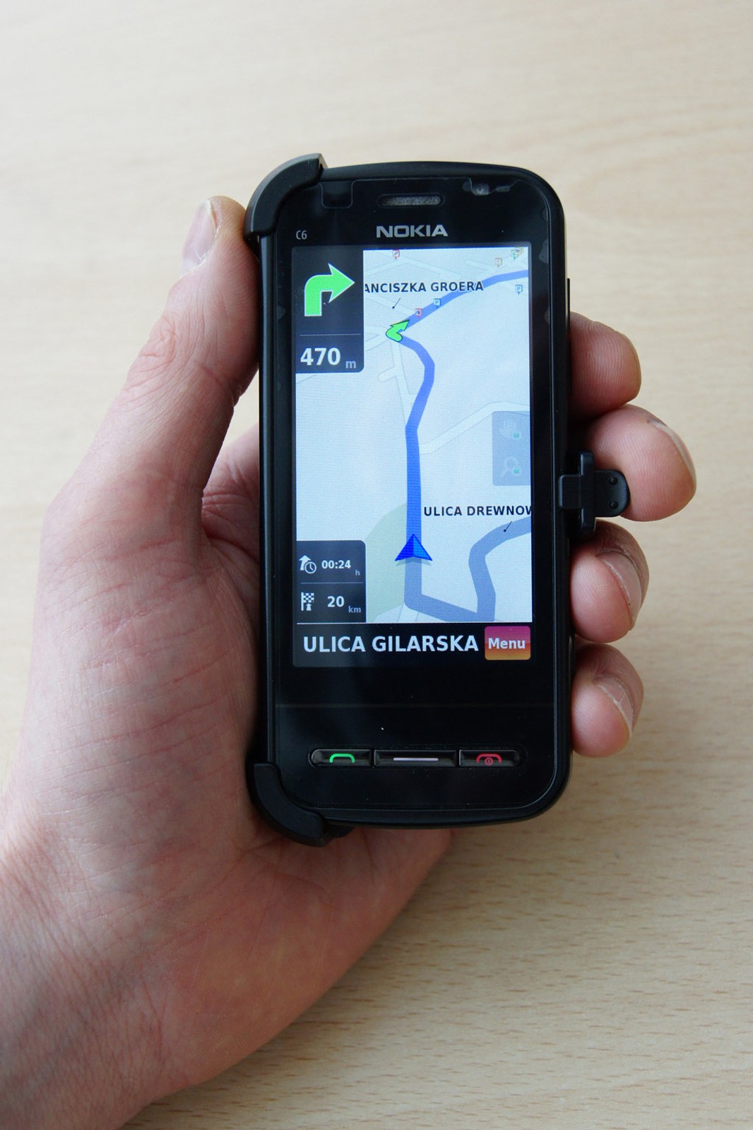 Nawigacja w telefonie? Sprawdziliśmy, która jest najlepsza