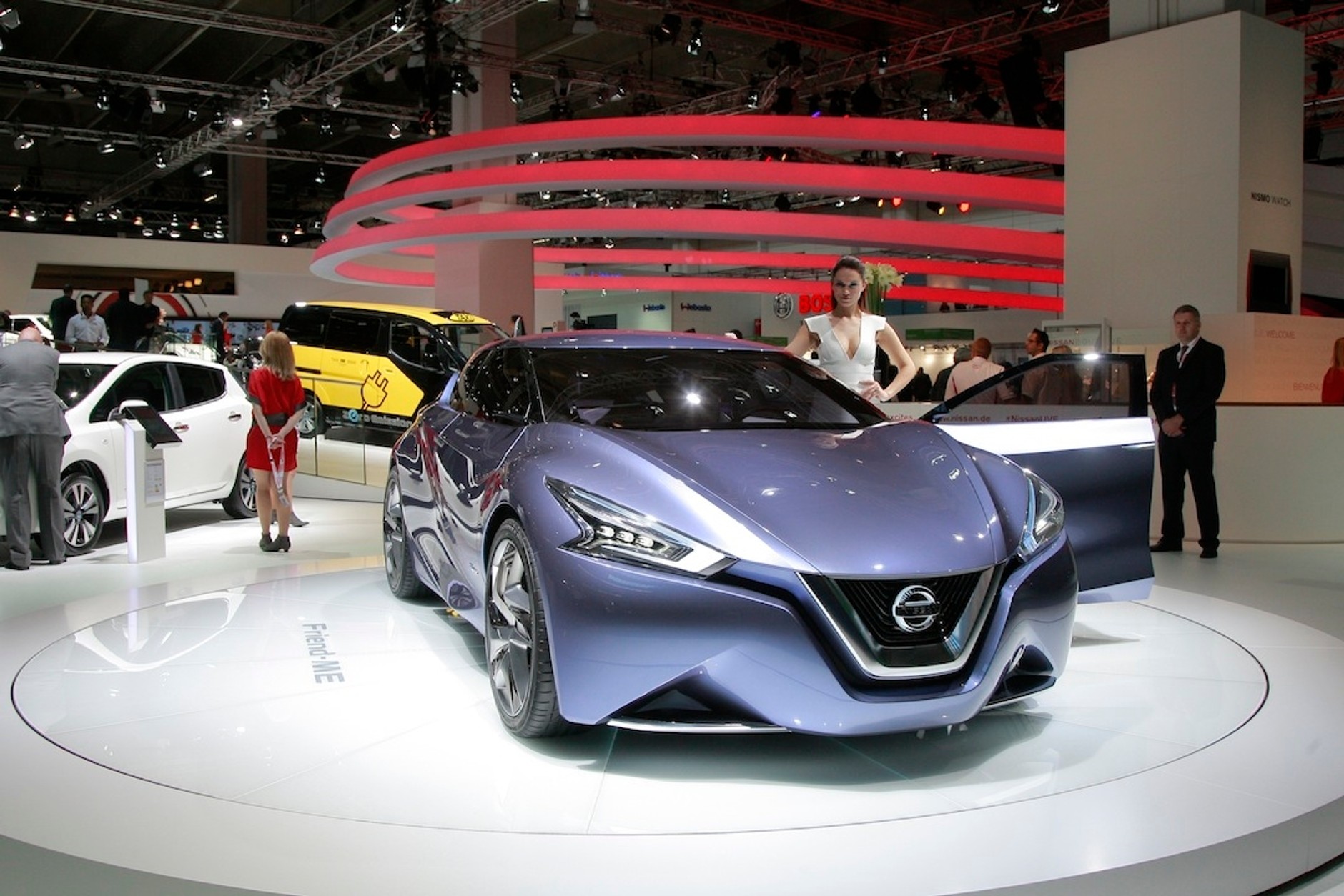 Nowości Nissana na IAA 2013: futurystycznie i terenowo