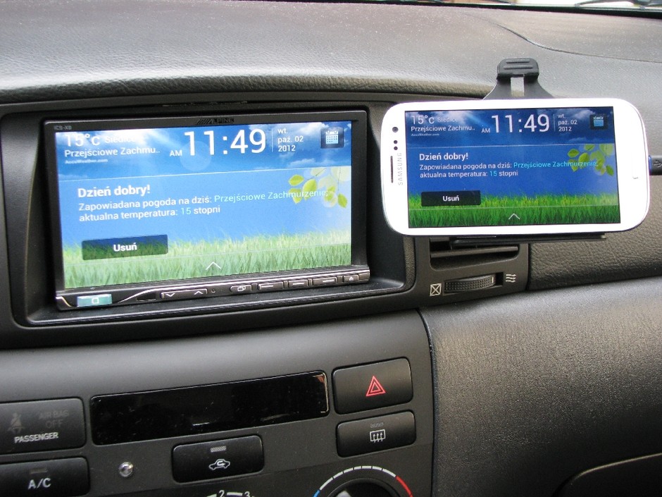 Jeden z pierwszych telefonów Samsunga z MirrorLink i stary tryb samochodowy