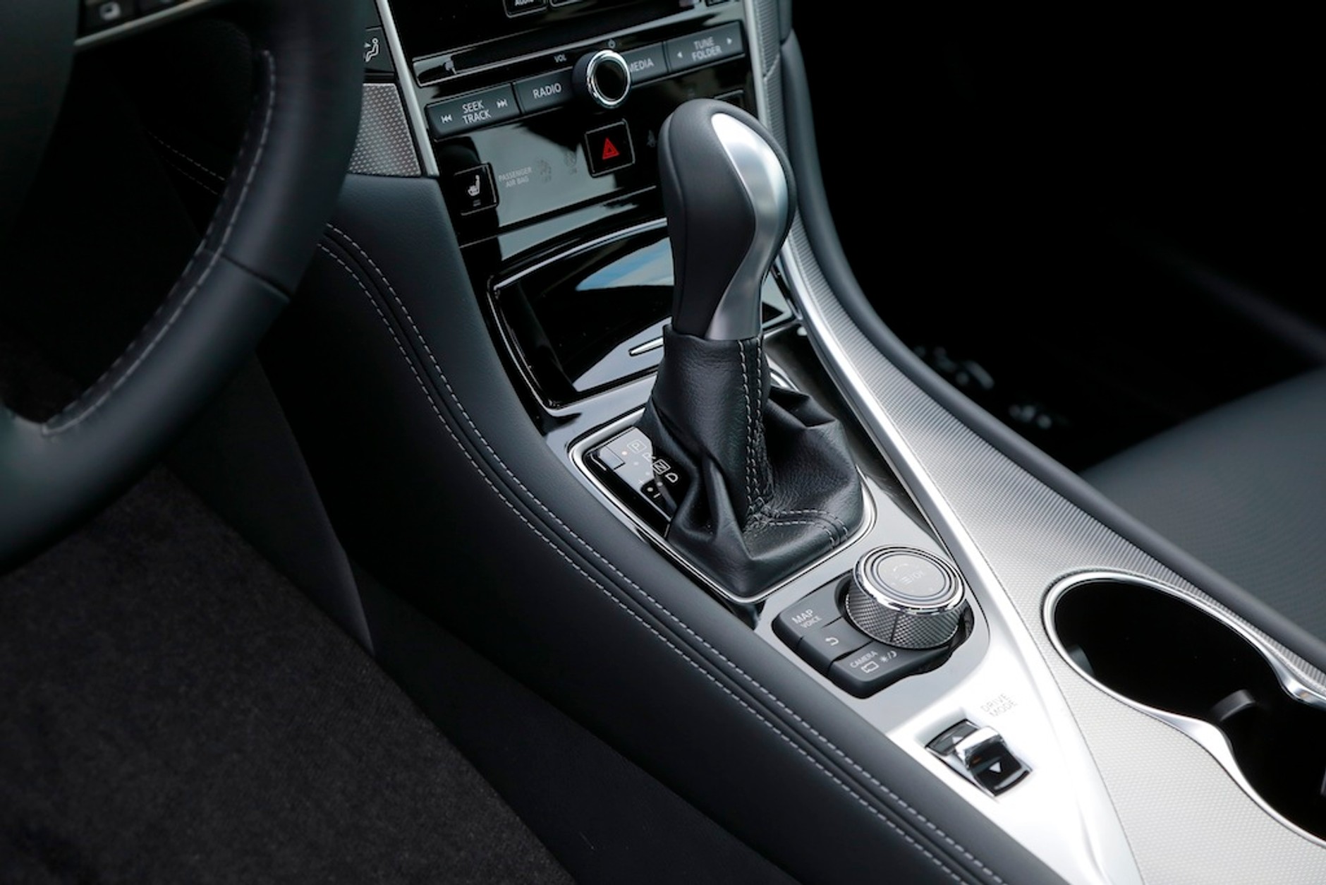 Test Infiniti Q50 2.2d