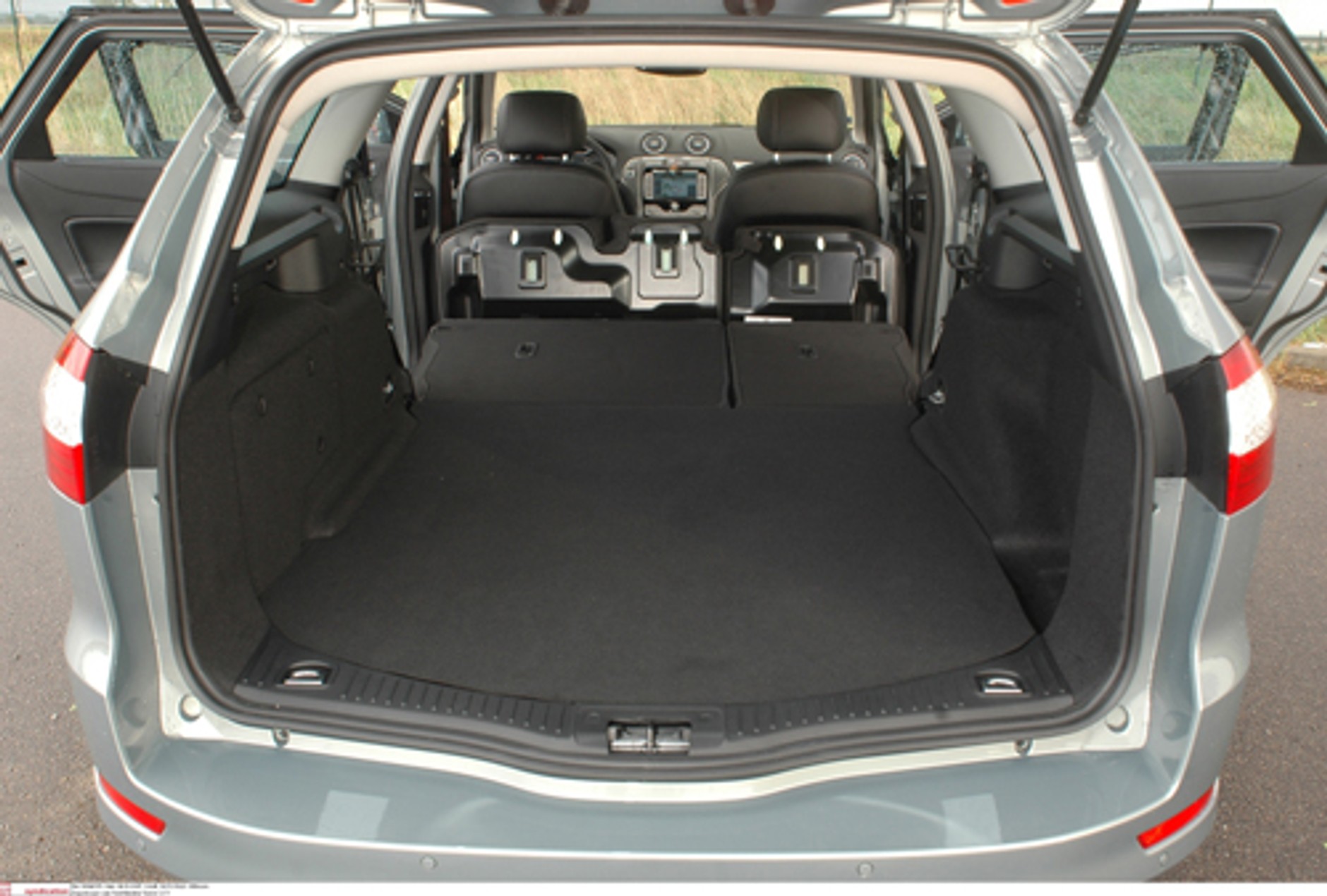 Ford Mondeo Kombi 2.5T - Ekspresowe kombi