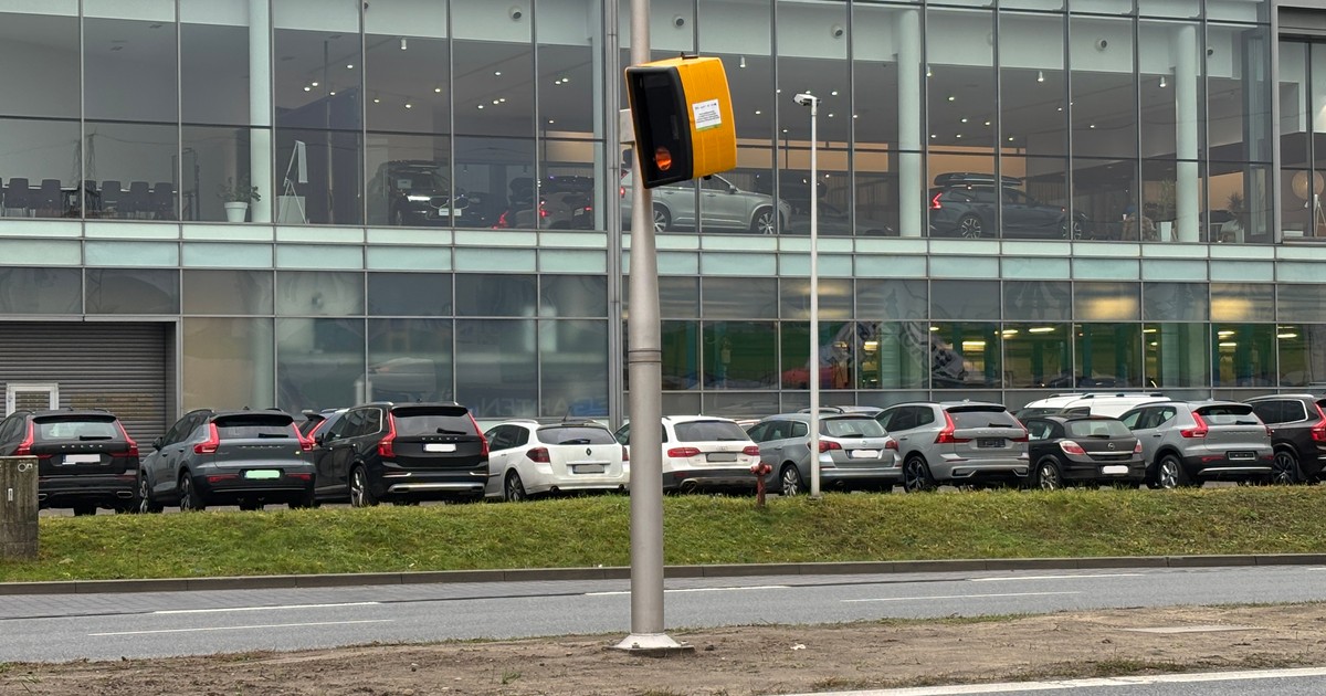 Nowy superradar TraffiStar SR390 już działa w Polsce. Wygląda inaczej i ...