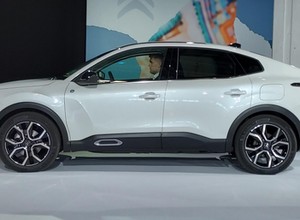 Jesteśmy na premierze nowego Citroëna C4 X. Co to za auto?