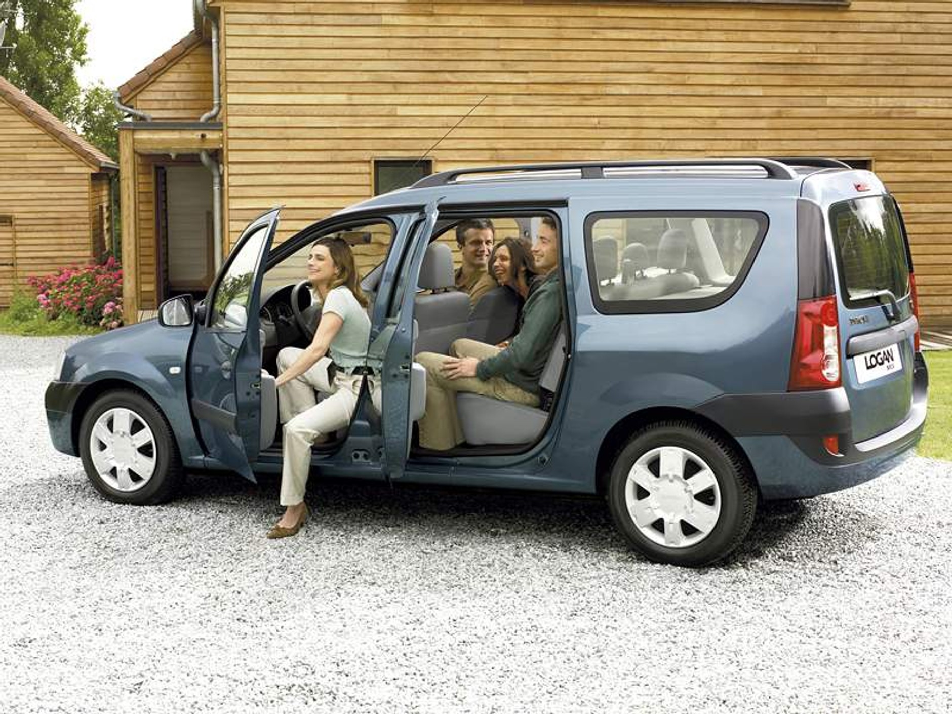 Dacia Logan MCV 1.6 16V: pierwsze jazdy i cena w Polsce!