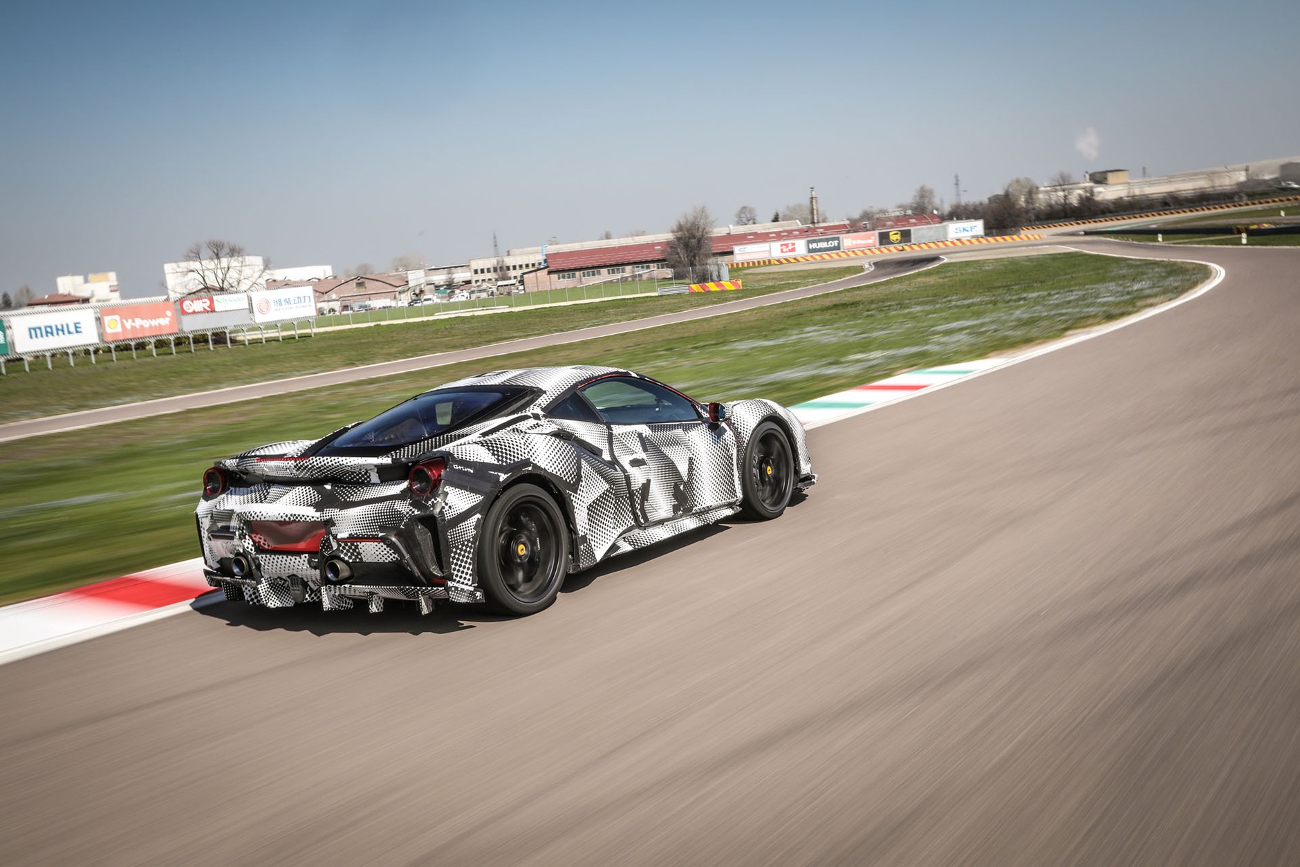 Ferrari 488 Pista - przekracza granice percepcji