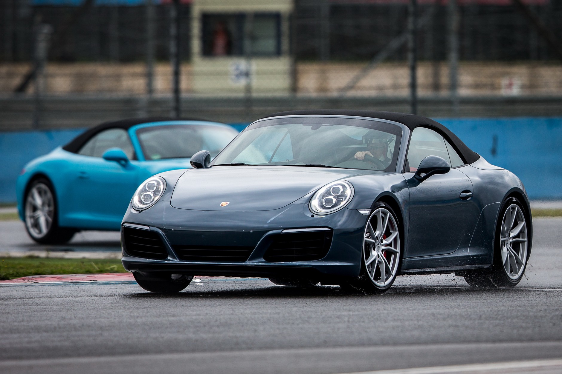 Porsche Carrera S i Turbo S na torze Istanbul Park