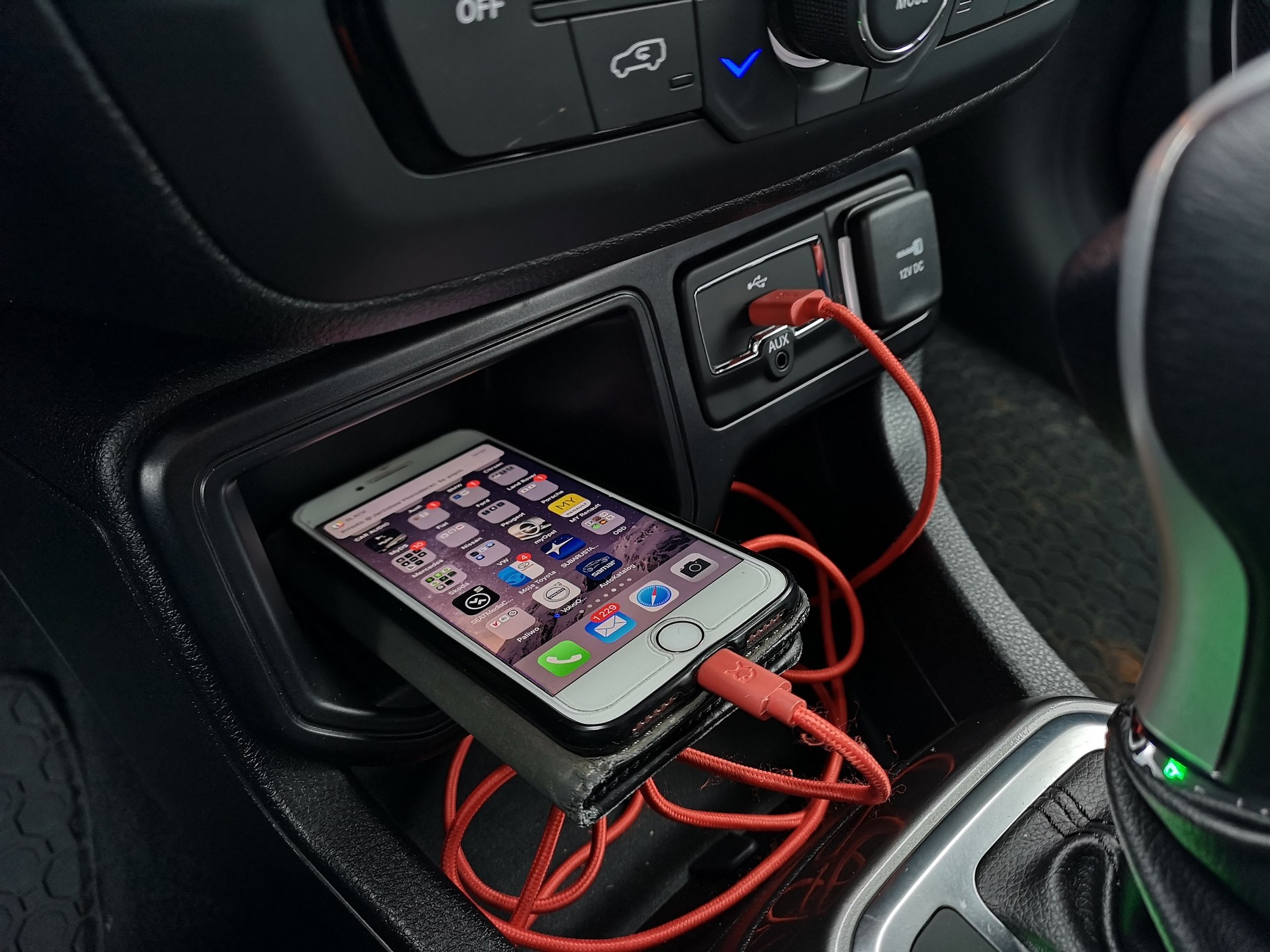 Tradycyjne ładowanie kablem USB