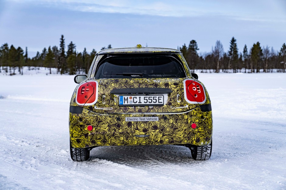 2023 Mini Electric zakamuflowany
