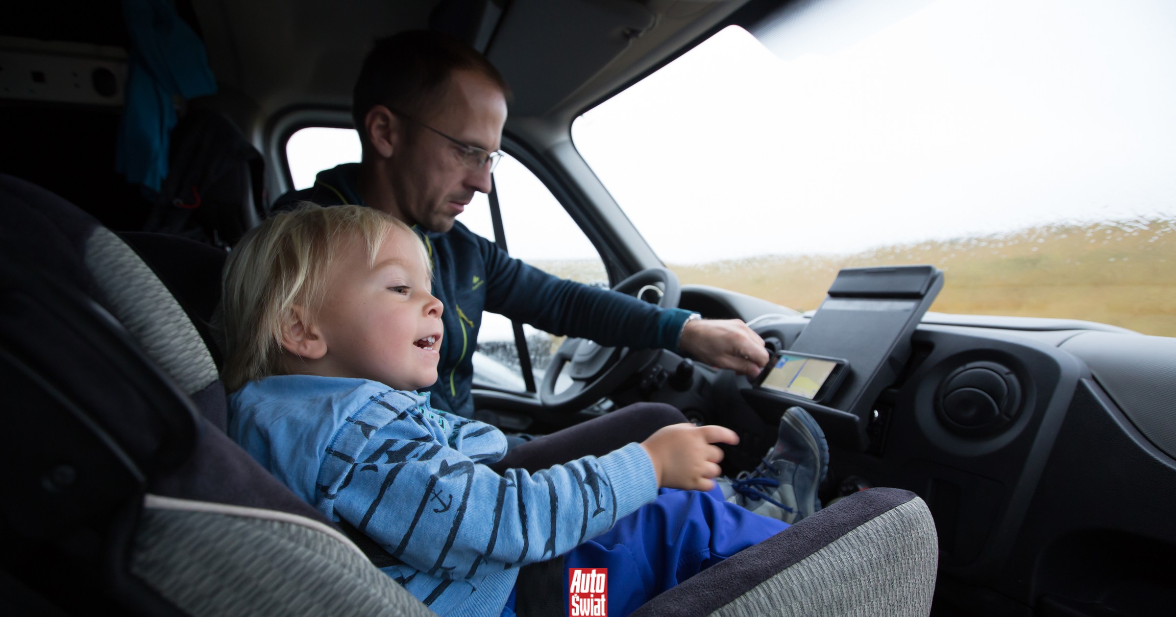 Jak przewozić dziecko samochodem? Kara może być wysoka, ale nie to jest najgorsze