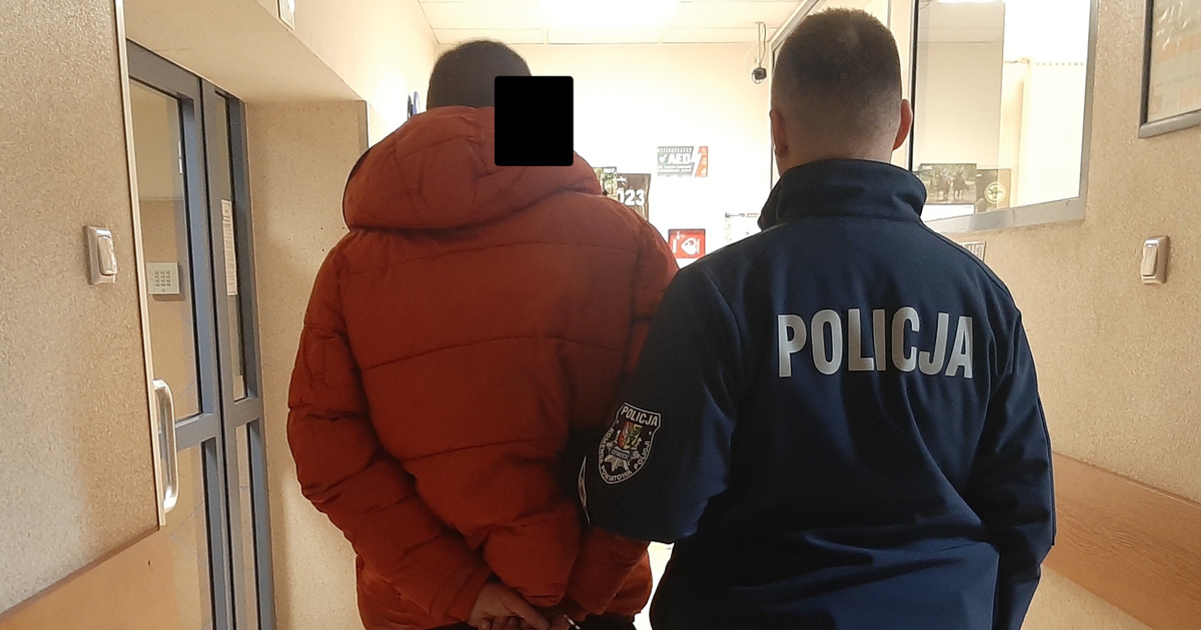 Pijany kierowca próbował przekupić policjantów