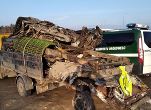 Złom przeładowany złomem. ITD zatrzymała niebezpieczny transport