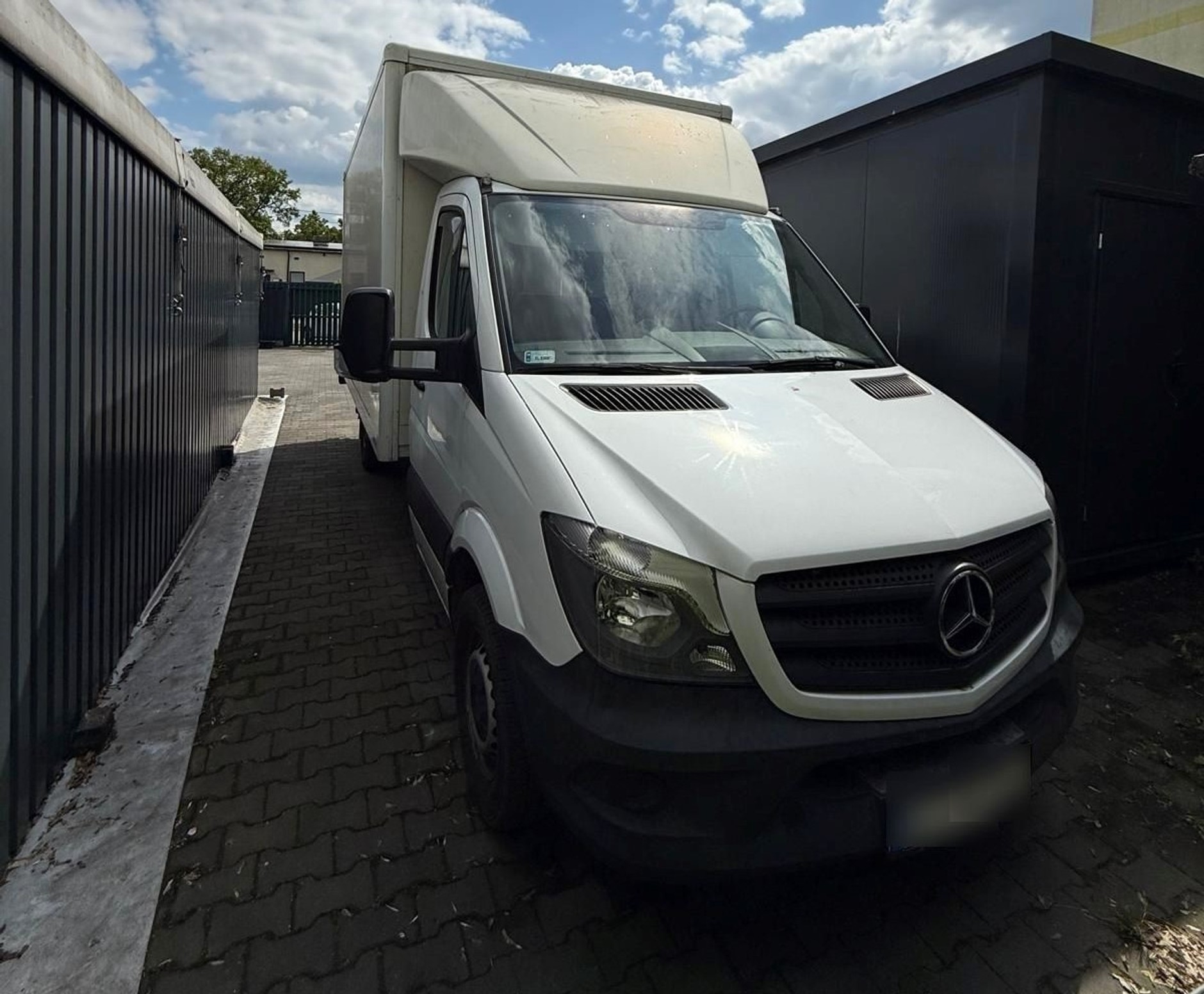 Policjanci zlikwidowali dziuplę samochodową