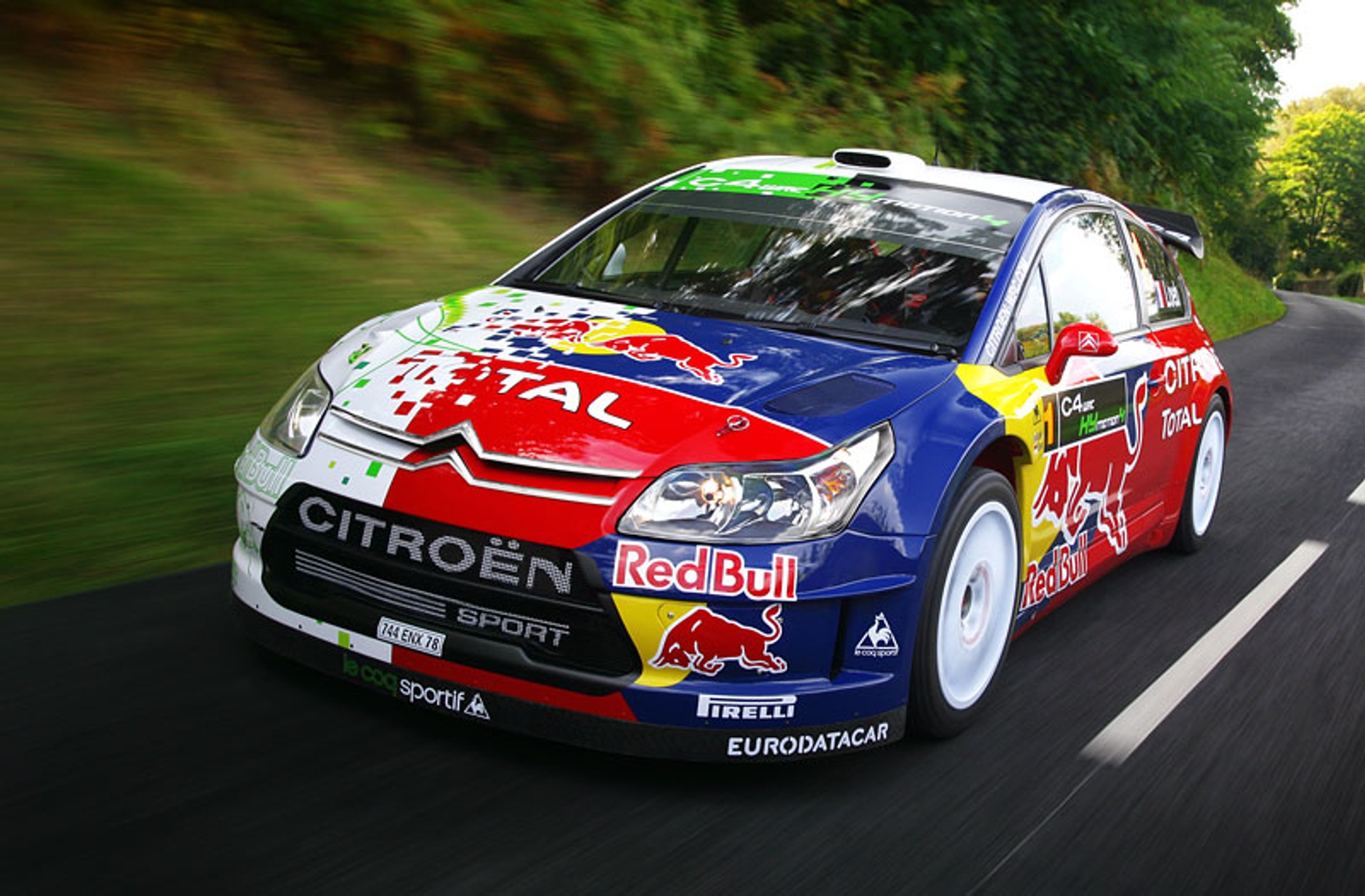 Paryż 2008: Citroën C4 WRC HYmotion4 – hybridnowy sportowiec