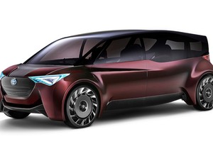 Dwa pojazdy wodorowe Toyoty: Fine-Comfort Ride i Sora