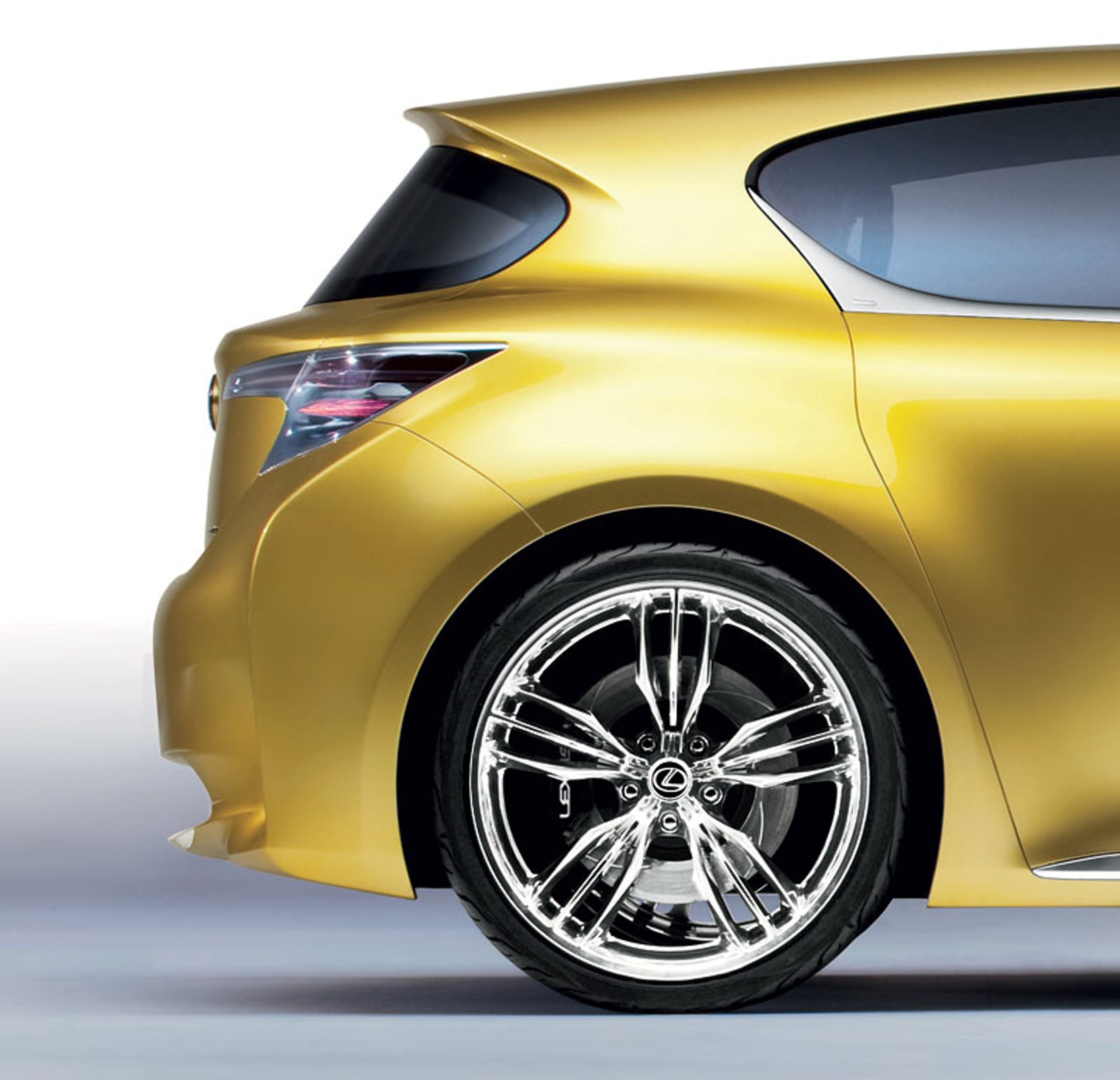Lexus LF-Ch: Lexus vstoupí do nižší střední třídy v roce 2010