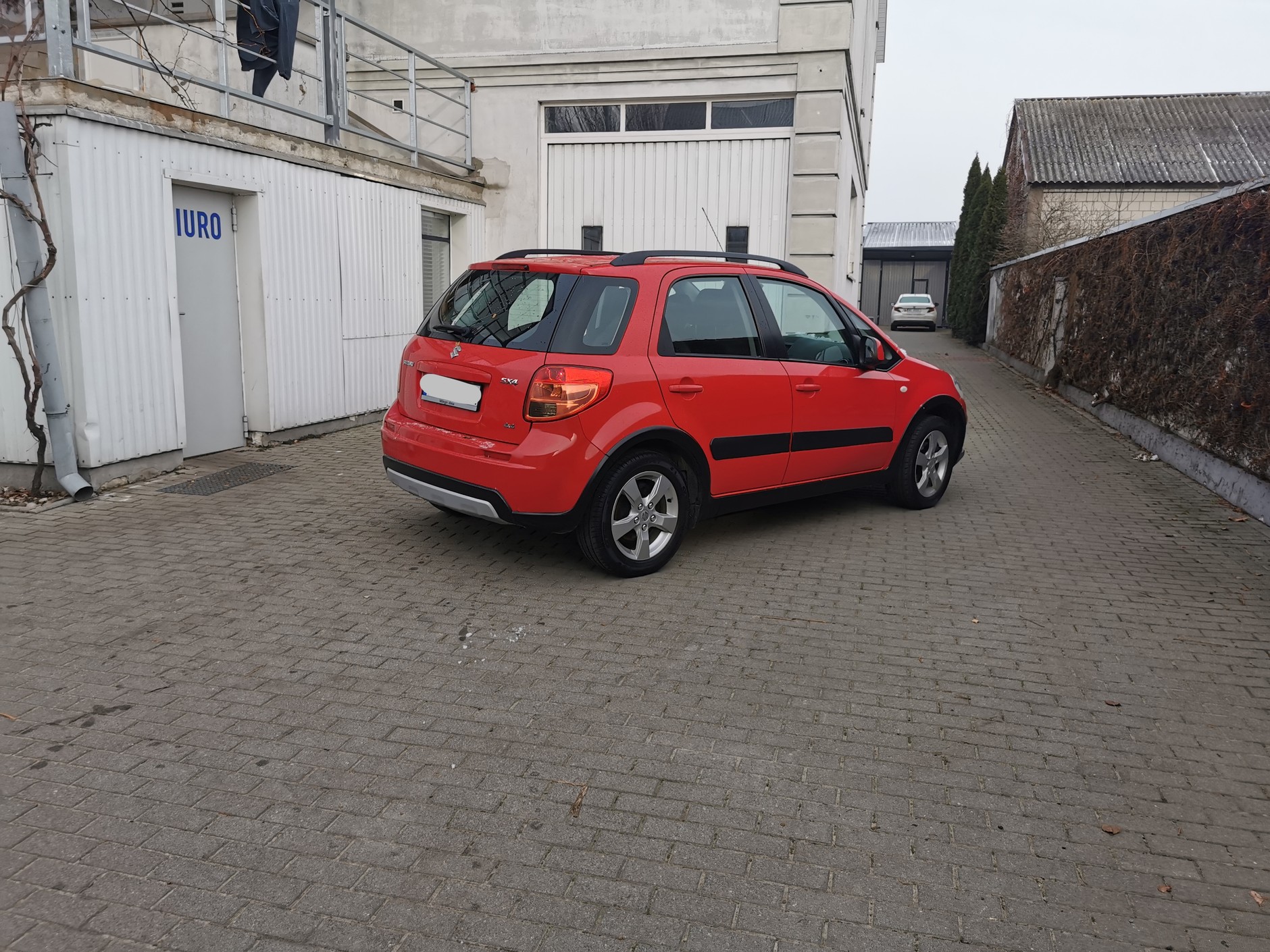 Suzuki SX4 z ogłoszenia: rocznik 2012, 190 tys. km przebiegu, napęd 4x4