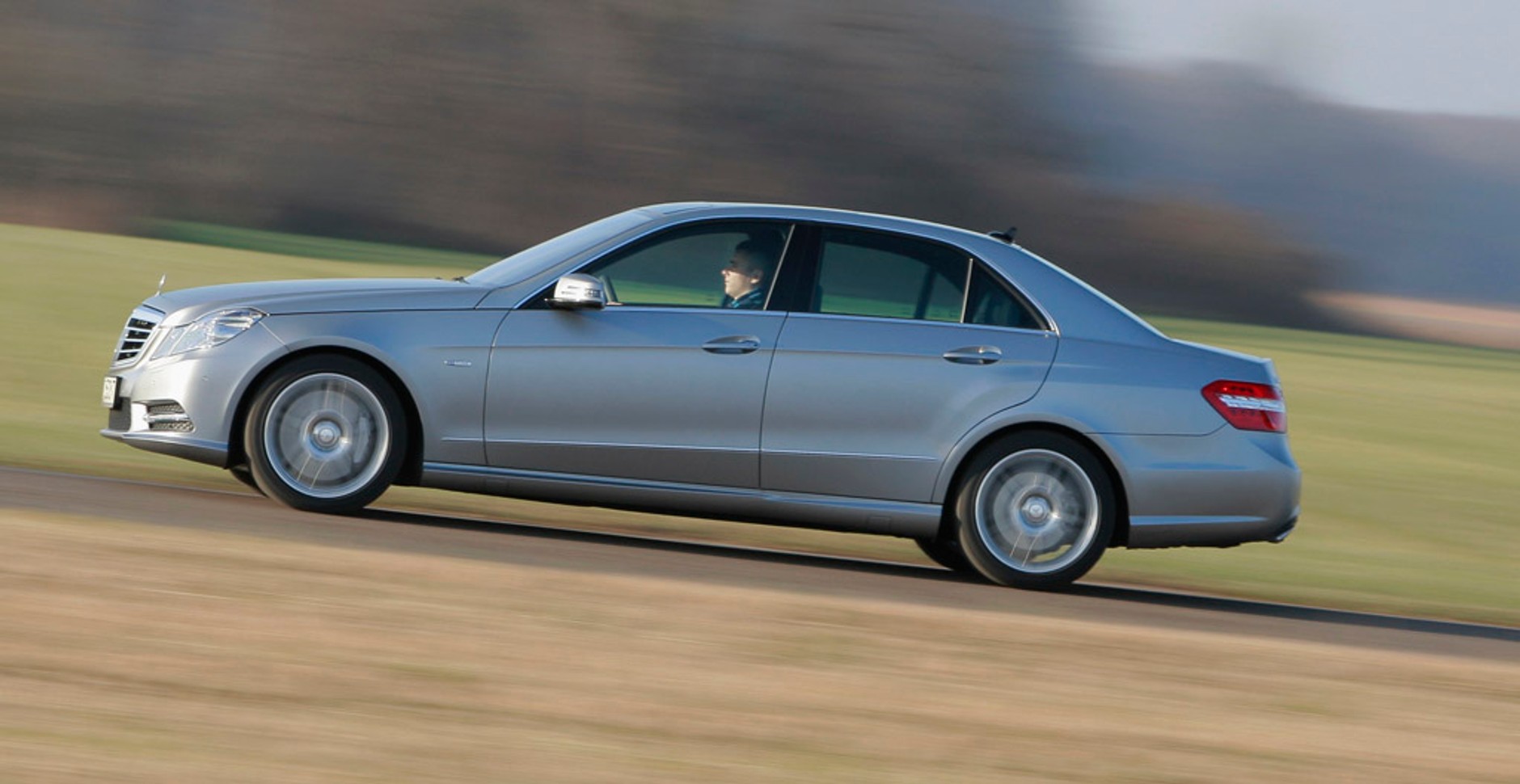 Mercedes E 500: rasowa limuzyna