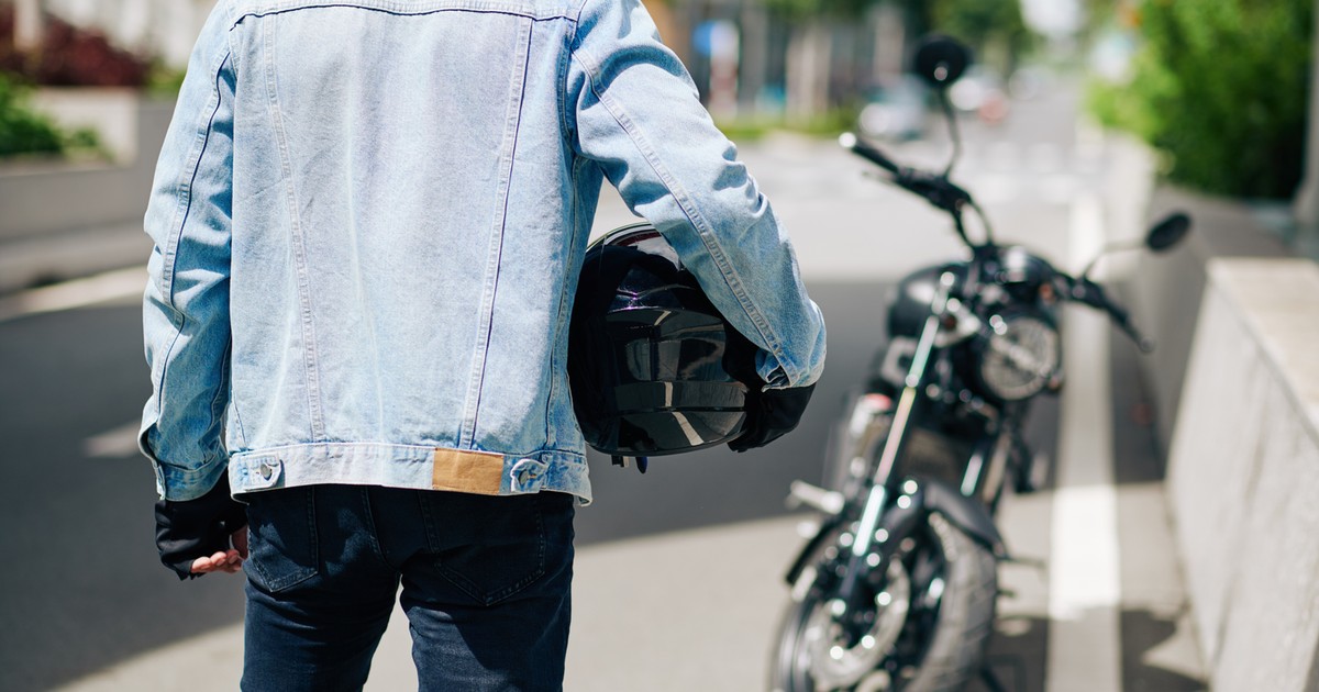 Motocykliści mają swój język gestów, którymi komunikują się na drogach