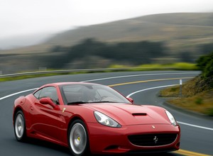 Sprzedaż Ferrari w Polsce, a na świecie