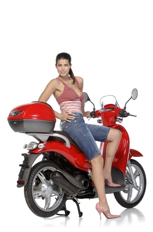 Aprilia Scarabeo 125/200 – w miasto na żuczku