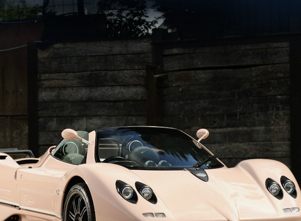 Różowa Zonda na sprzedaż