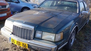 Lincoln, Maluch, Toyota i kilka innych. Auta porzucone we Wrocławiu szukają nowych właścicieli