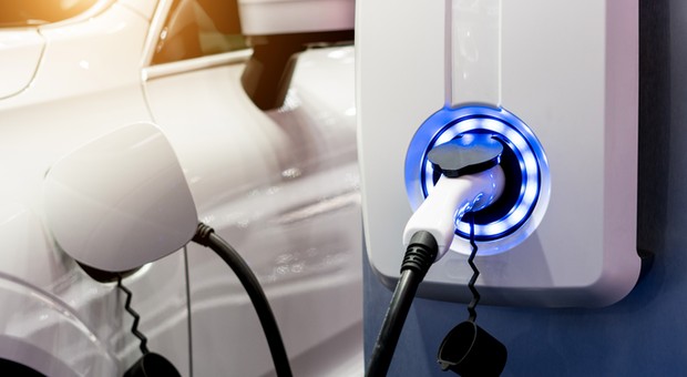 Wysokie koszty napraw aut elektrycznych. Brakuje specjalistów, drogie komponenty