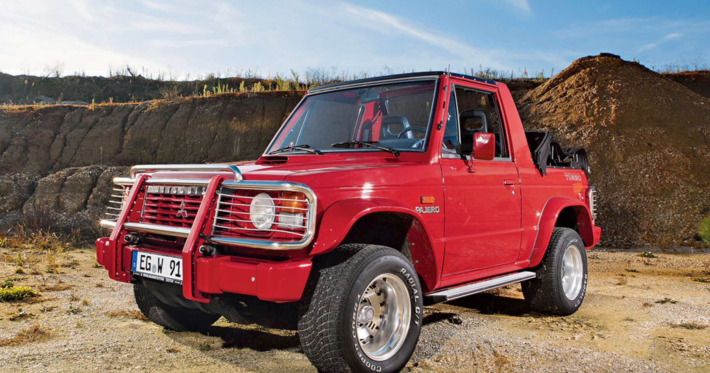 Mitsubishi Pajero Canvas Top - cabriona szutry, błoto i kamienie