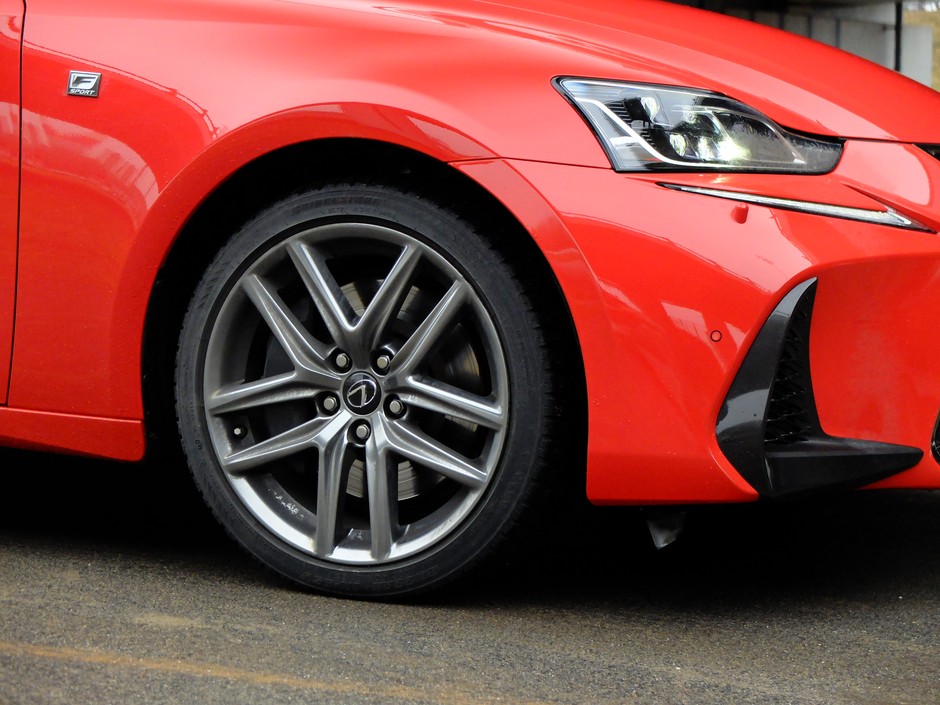 Lexus IS 200t