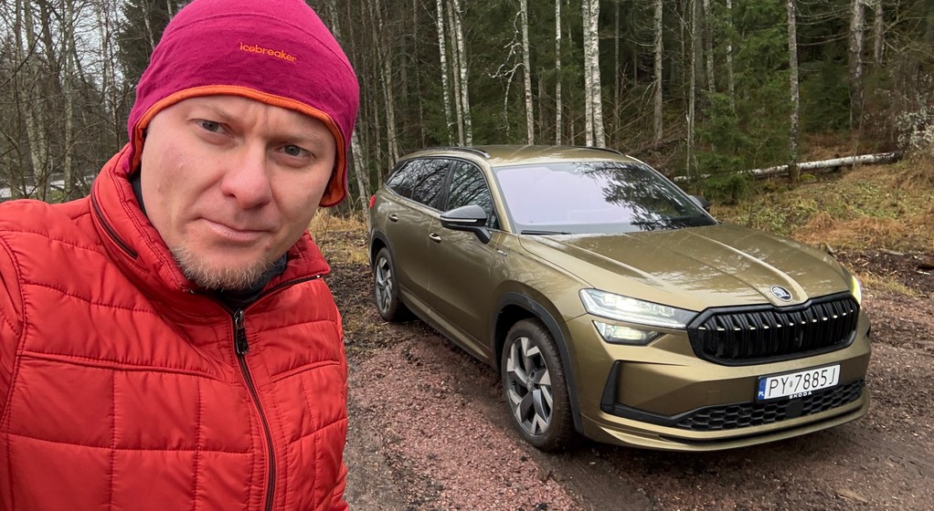 W Finlandii – w okolicach, gdzie zwyczajowo odbywają się rajdy samochodowe – w połowie grudnia pogoda była jesienna. Czy w takich warunkach napęd AWD ma w ogóle sens?