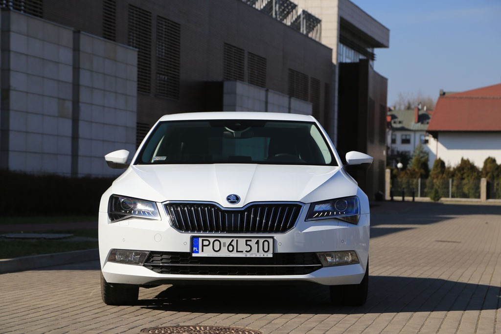 Renault Talisman kontra Skoda Superb - z ambicjami do klasy premium