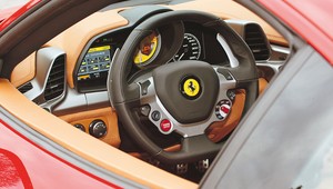 Wypadek Ferrari na Łotwie. Nagranie przypomina katastrofę lotniczą