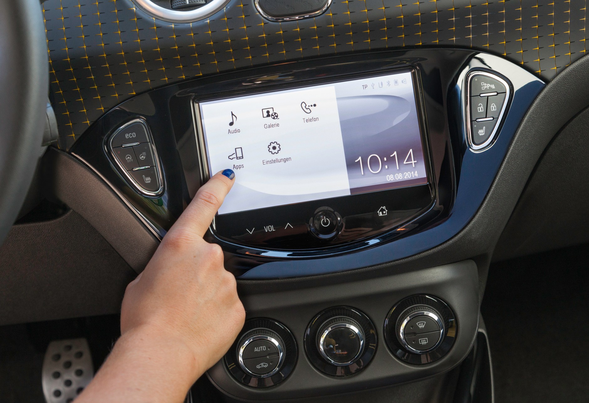 Zestaw IntelliLink w Oplu Adam