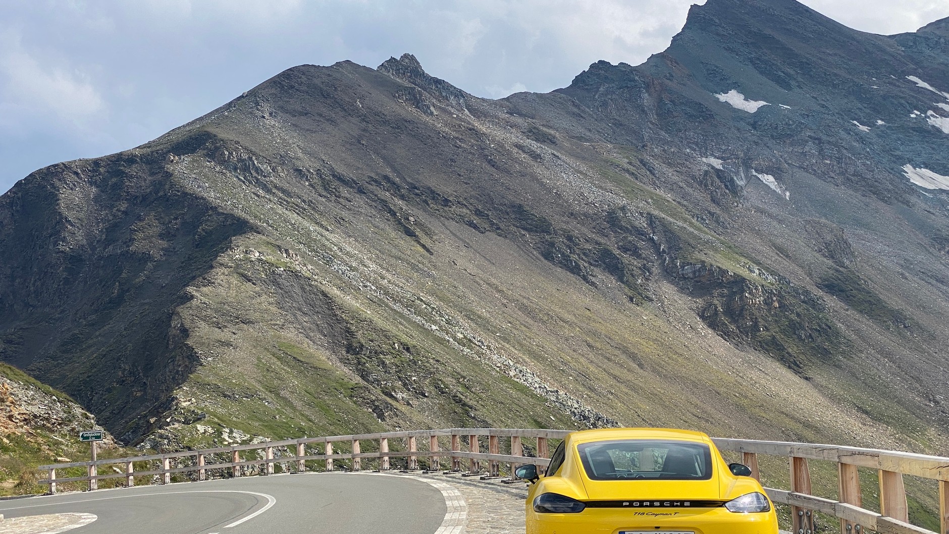 Porsche 718 Cayman T (982c) – podróż w Alpy