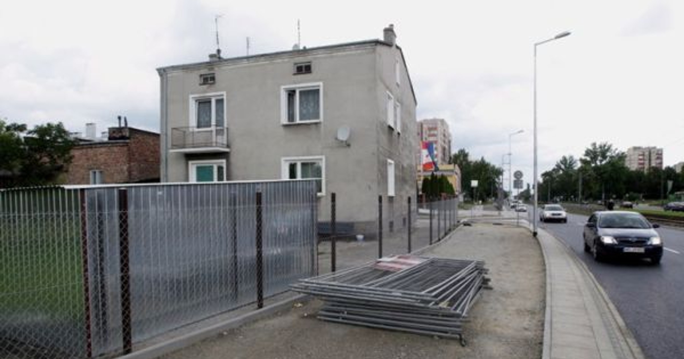 Poszerzona ul. Powstańców Śląskich w Warszawie, której przebudowę od blisko 20 lat blokowała mieszkającą przy tej ulicy rodzina