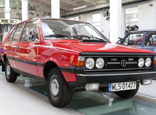 Quiz o samochodach z PRL. Wskaż, co jest "naj". Dasz radę zdobyć 6/10? Jest trudno