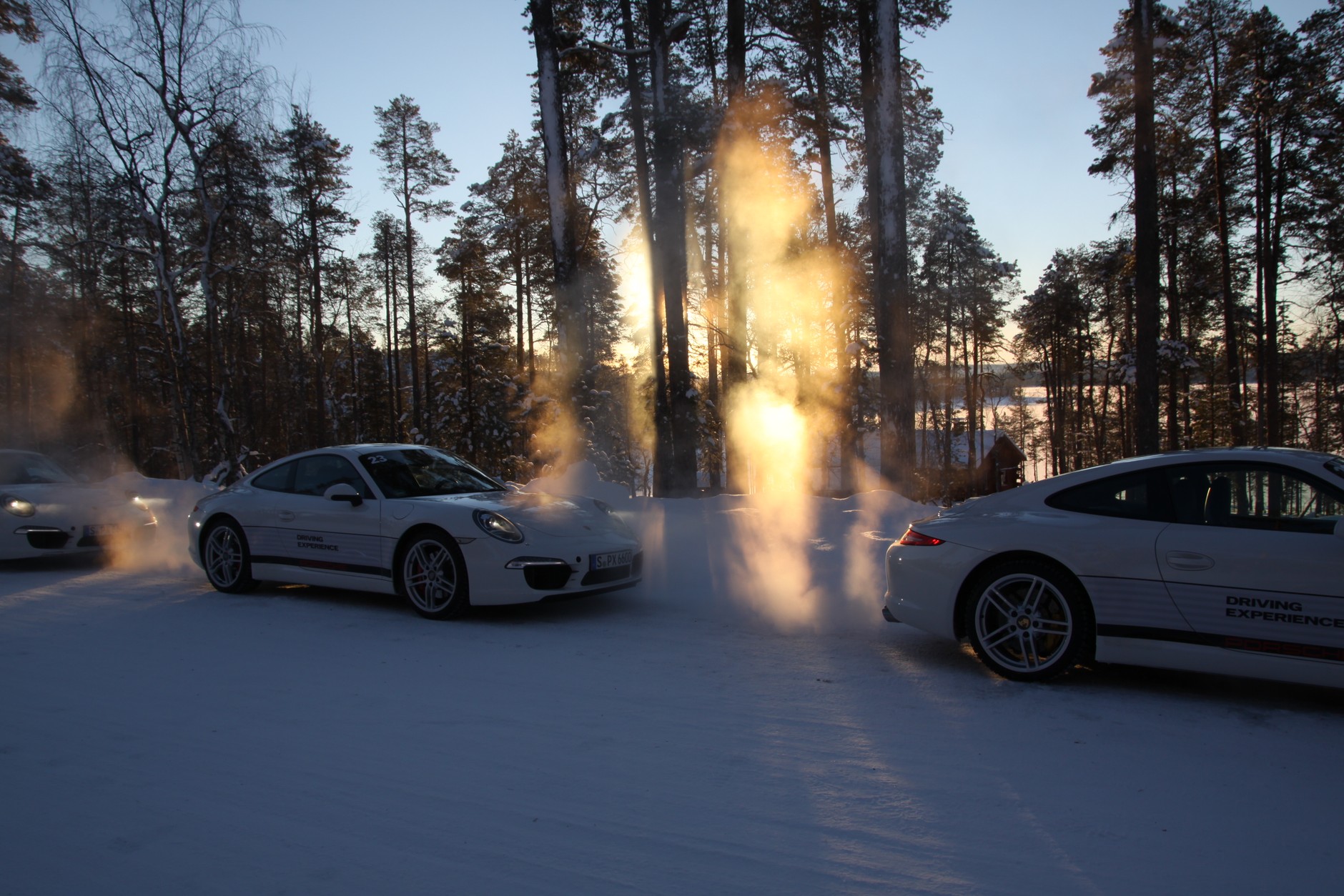 Porsche na zamarzniętym jeziorze