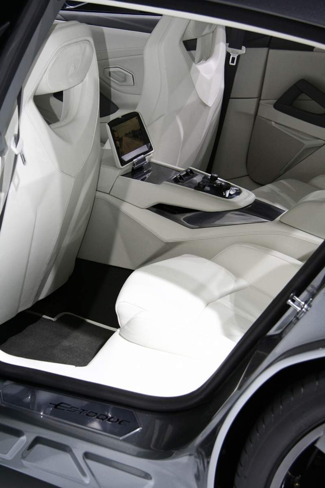 Paryż 2008: Lamborghini Estoque – co najmniej cztery lata do rozpoczęcia produkcji