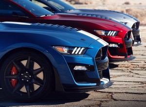 Jakie auta sprowadzamy z USA? Z większymi i mocnymi silnikami, rządzi Mustang