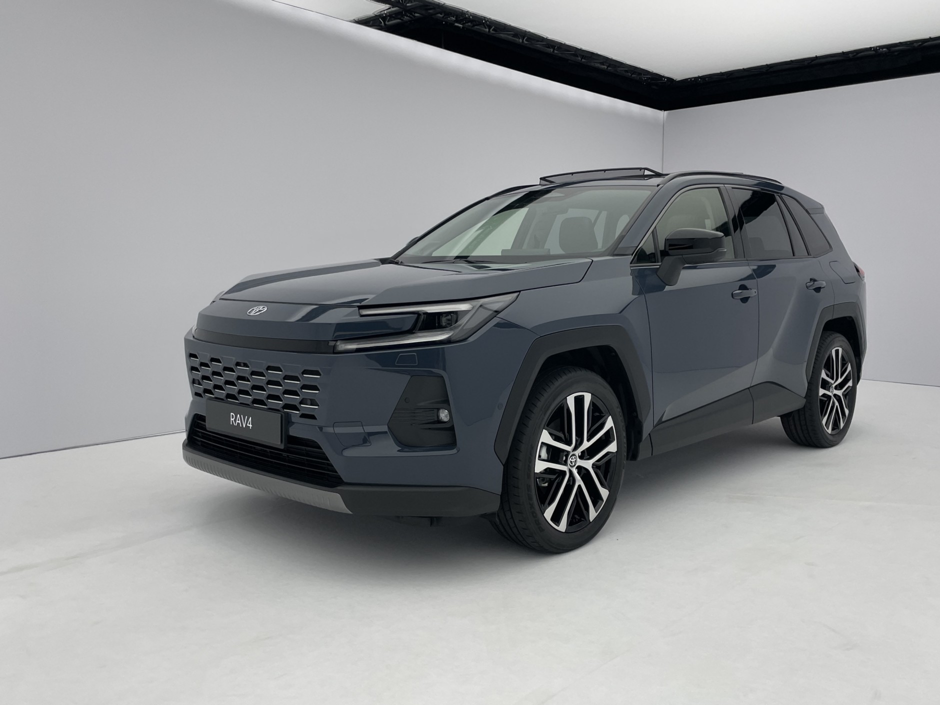 Nowa Toyota RAV4 (2025)