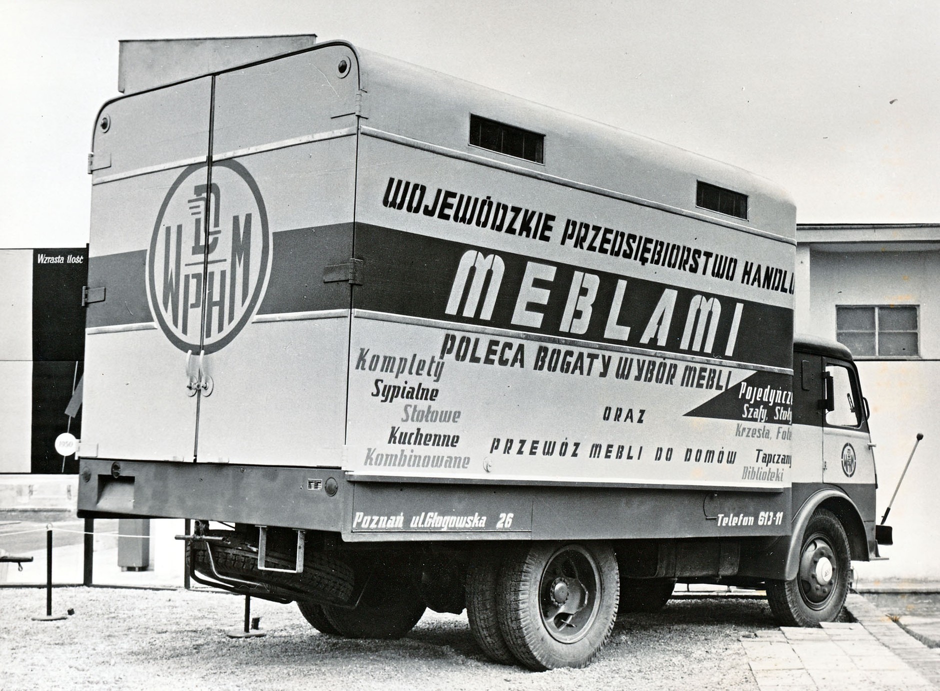 Furgon do przewozu mebli