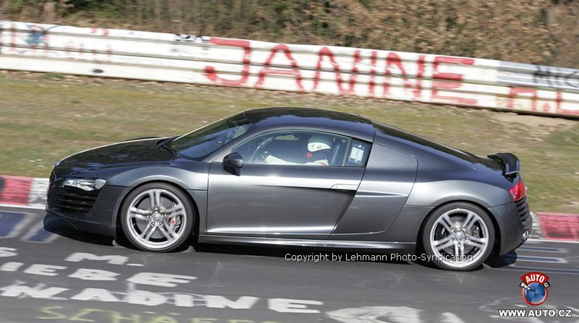 Zdjęcia szpiegowskie: nowy Mercedes-Benz SLC będzie konkurentem Audi RS8