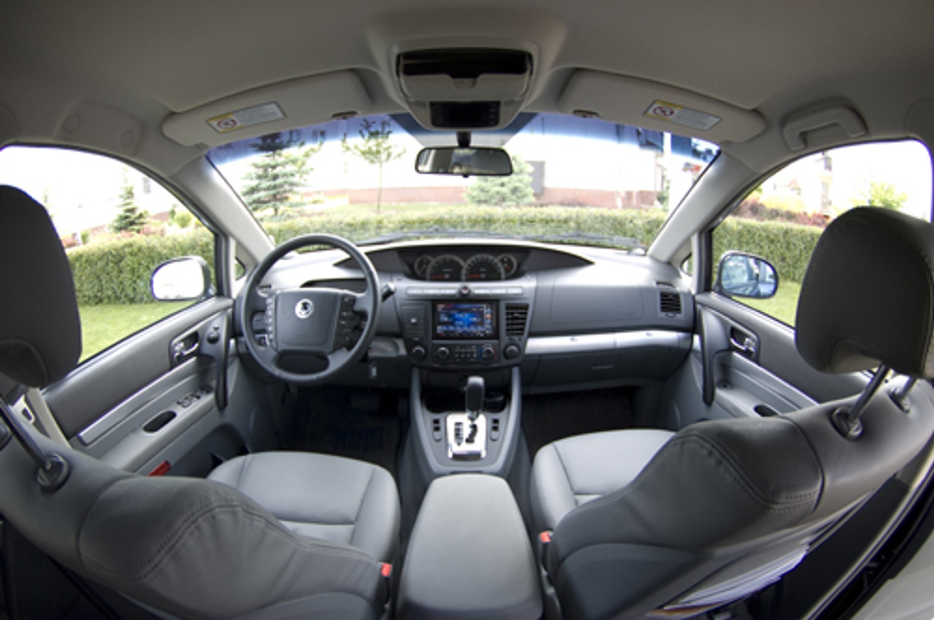 Ssangyong Rodius 2.7 XDi Premium - Rodzinnie w teren