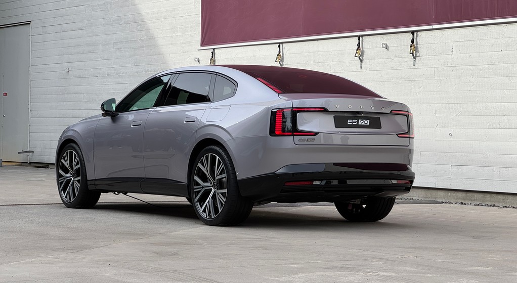 Volvo ES90 2025