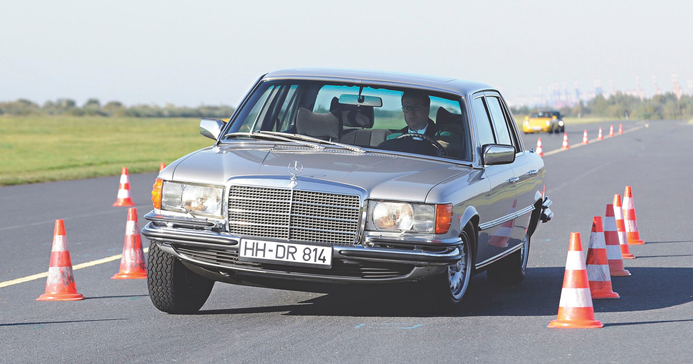 Mercedes 450 SEL 6.9 - potęga pojemności