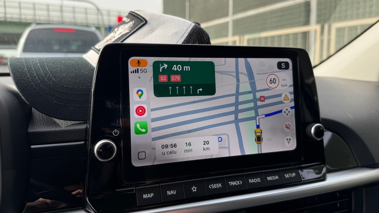 Google Maps w Apple CarPlay